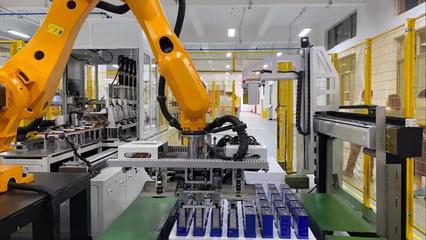 深化儲(chǔ)能布局，打造百億交付 中拓協(xié)能PACK模組工廠智能機(jī)器人加速“雙百目標(biāo)”進(jìn)階